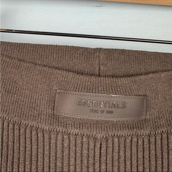 Essentials Chocolate Ribbed leggings - Picture 4 of 7